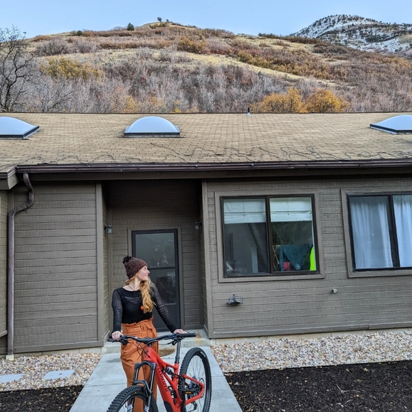 Meet your Posher, Alexa - Picture 5 of 8